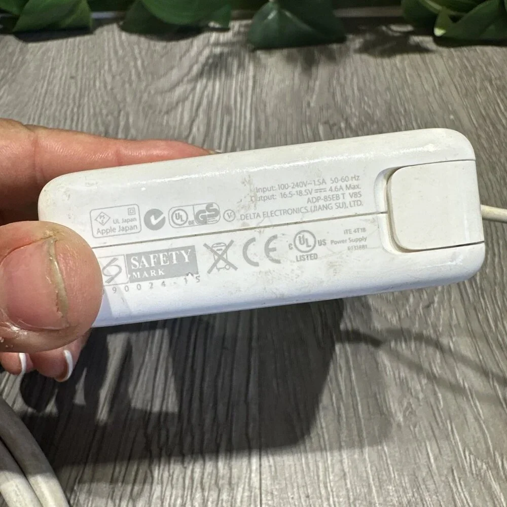 Apple MagSafe Power Adapter A1343 A7